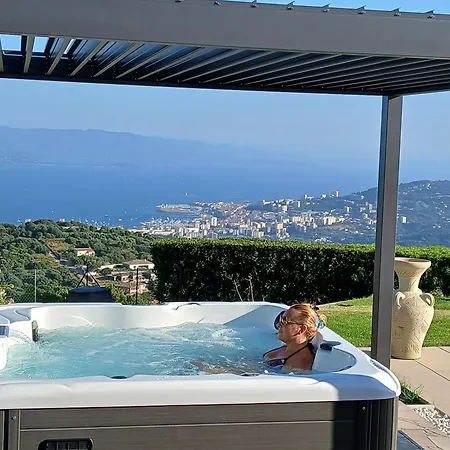 בית נופש Sassone, Piscine, Jacuzzi Et Vue Panoramique Sur Ajaccio Alata