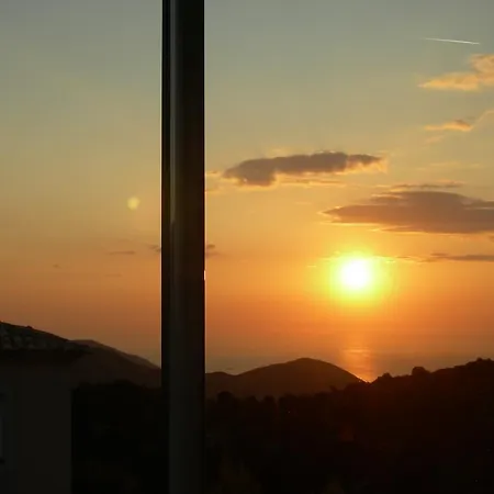 بيت للعطل Sassone, Piscine, Jacuzzi Et Vue Panoramique Sur Ajaccio Alata