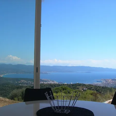 בית נופש Sassone, Piscine, Jacuzzi Et Vue Panoramique Sur Ajaccio