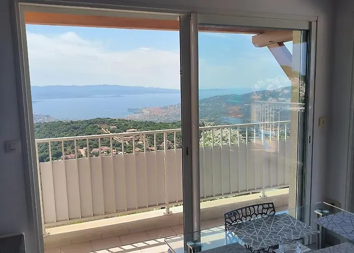 Feriehus Sassone, Piscine, Jacuzzi Et Vue Panoramique Sur Ajaccio Alata
