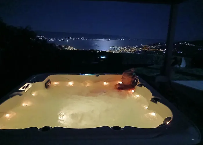 Sassone, Piscine, Jacuzzi Et Vue Panoramique Sur Ajaccio Alata