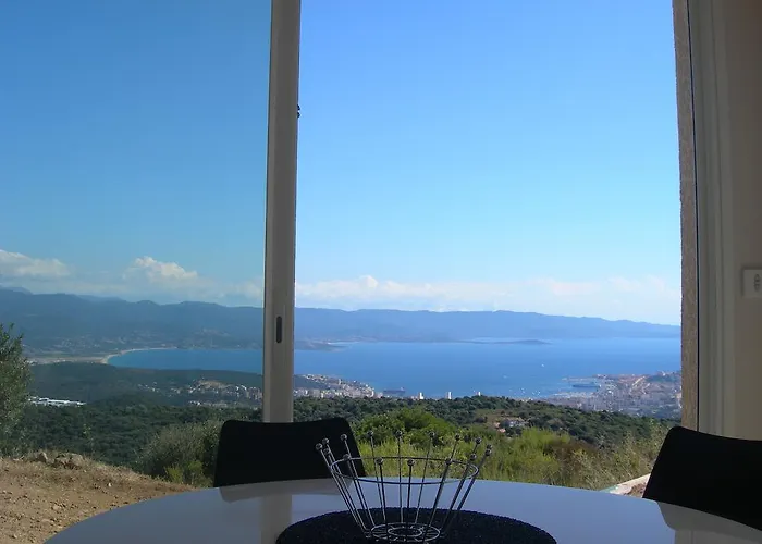 Tatil Evi Sassone, Piscine, Jacuzzi Et Vue Panoramique Sur Ajaccio